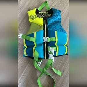 Hyperlite Kids Life Vest - Black and Green